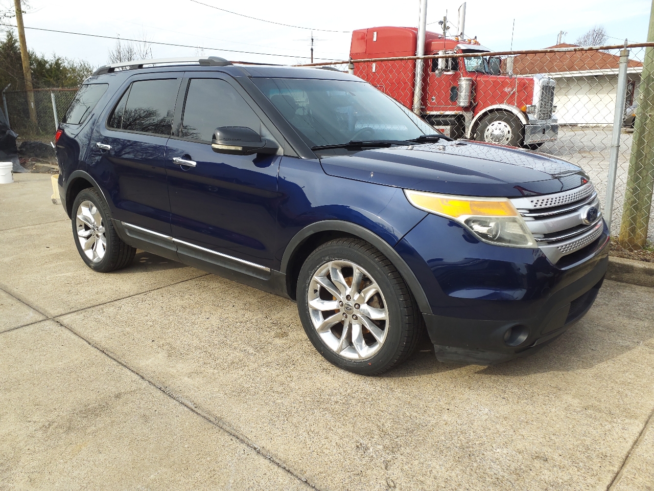 Ford Explorer XLT FWD 2011