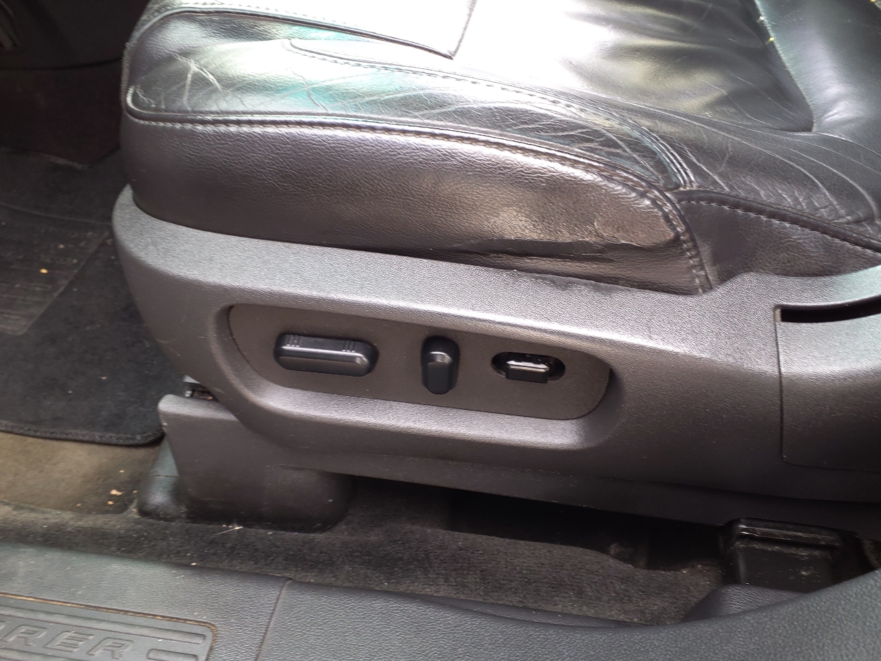 Ford Explorer XLT FWD 2011