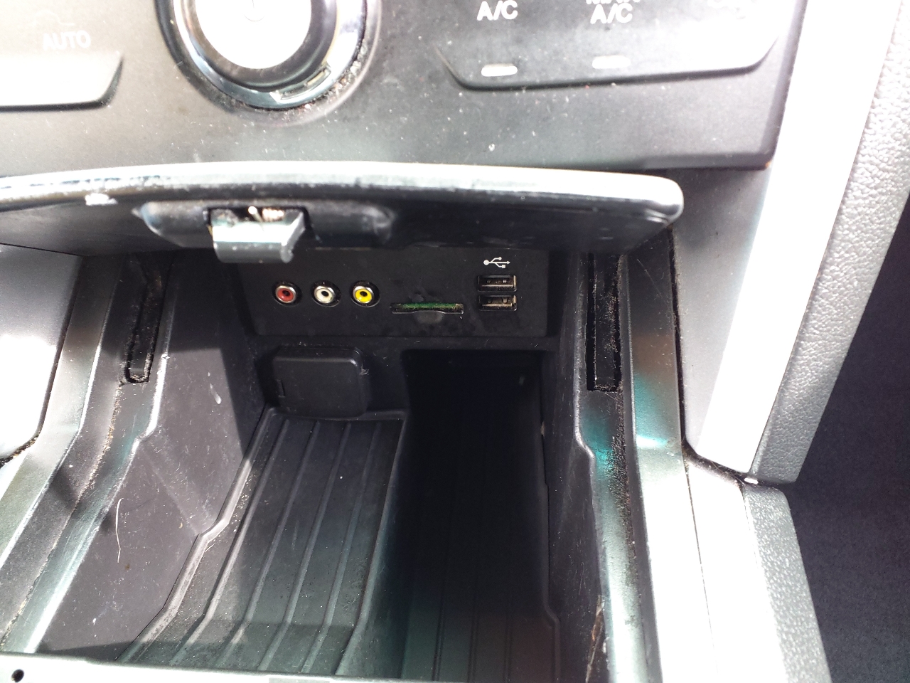 Ford Explorer XLT FWD 2011