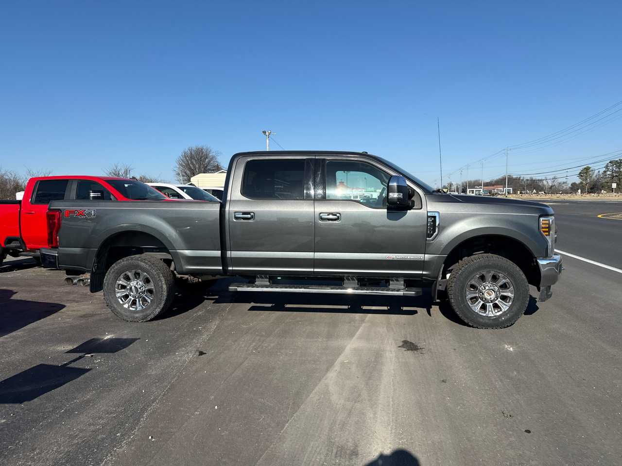 Ford F-250 SD XLT Crew Cab 4WD 2018