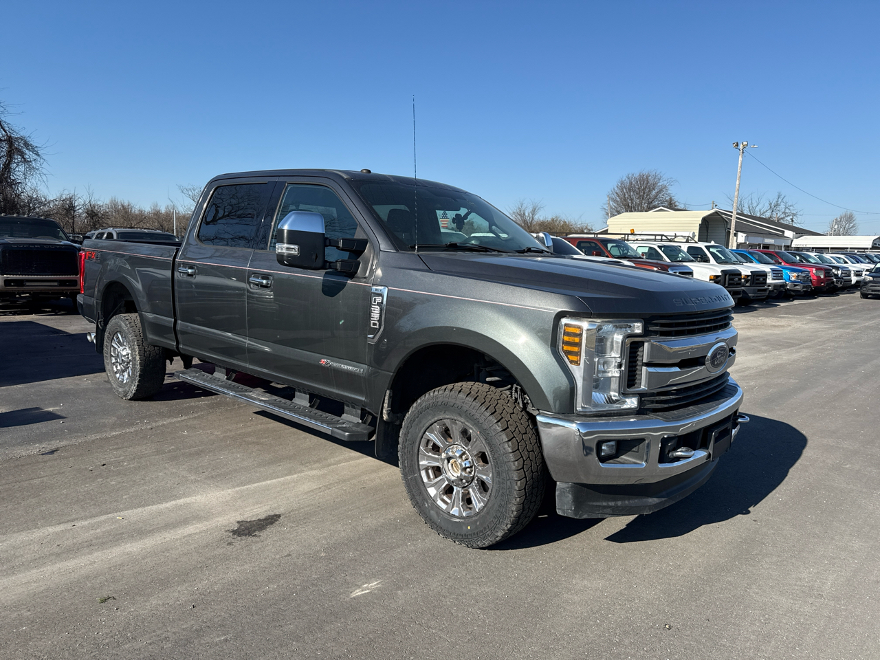Ford F-250 SD XLT Crew Cab 4WD 2018