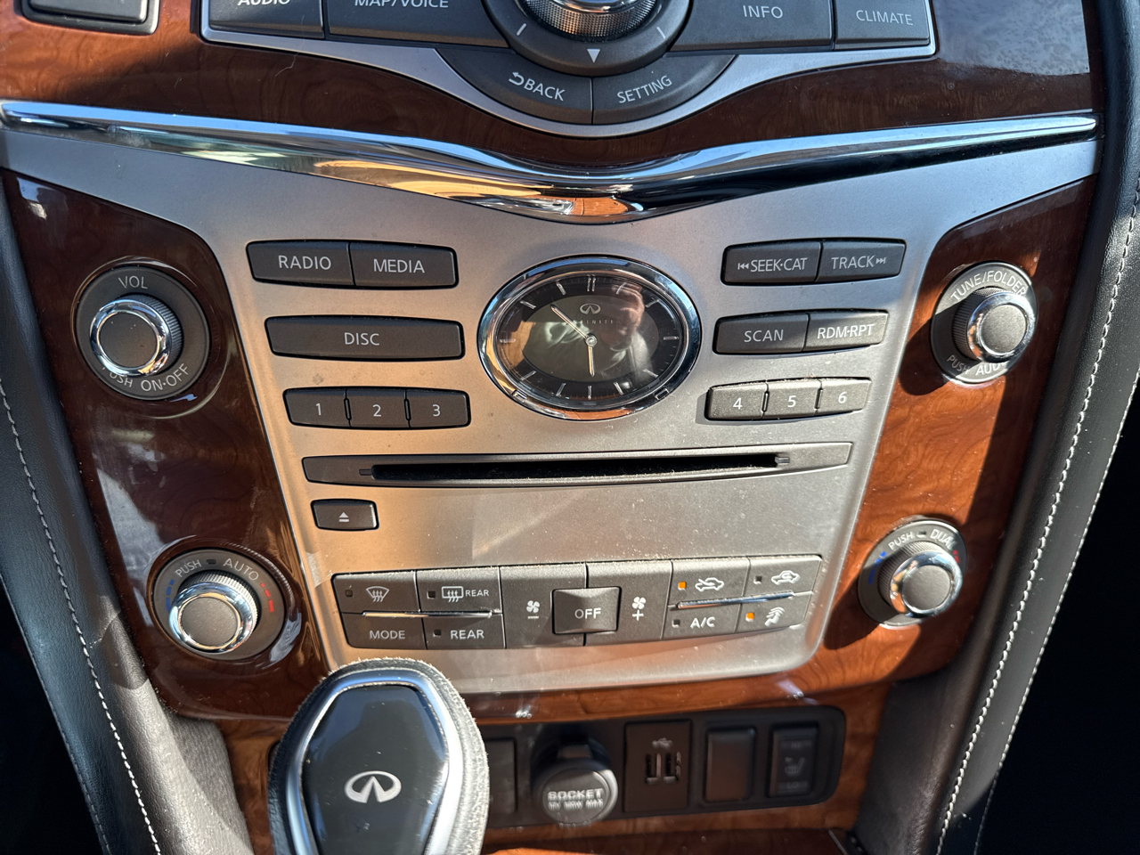 Infiniti QX80 LUXE 2019