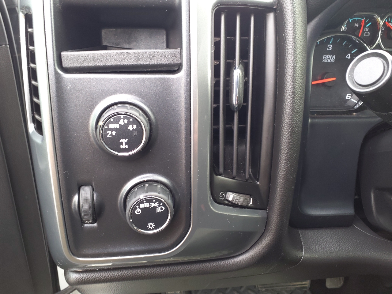 Chevrolet Silverado 1500 2LT Crew Cab Long Box 4WD 2014