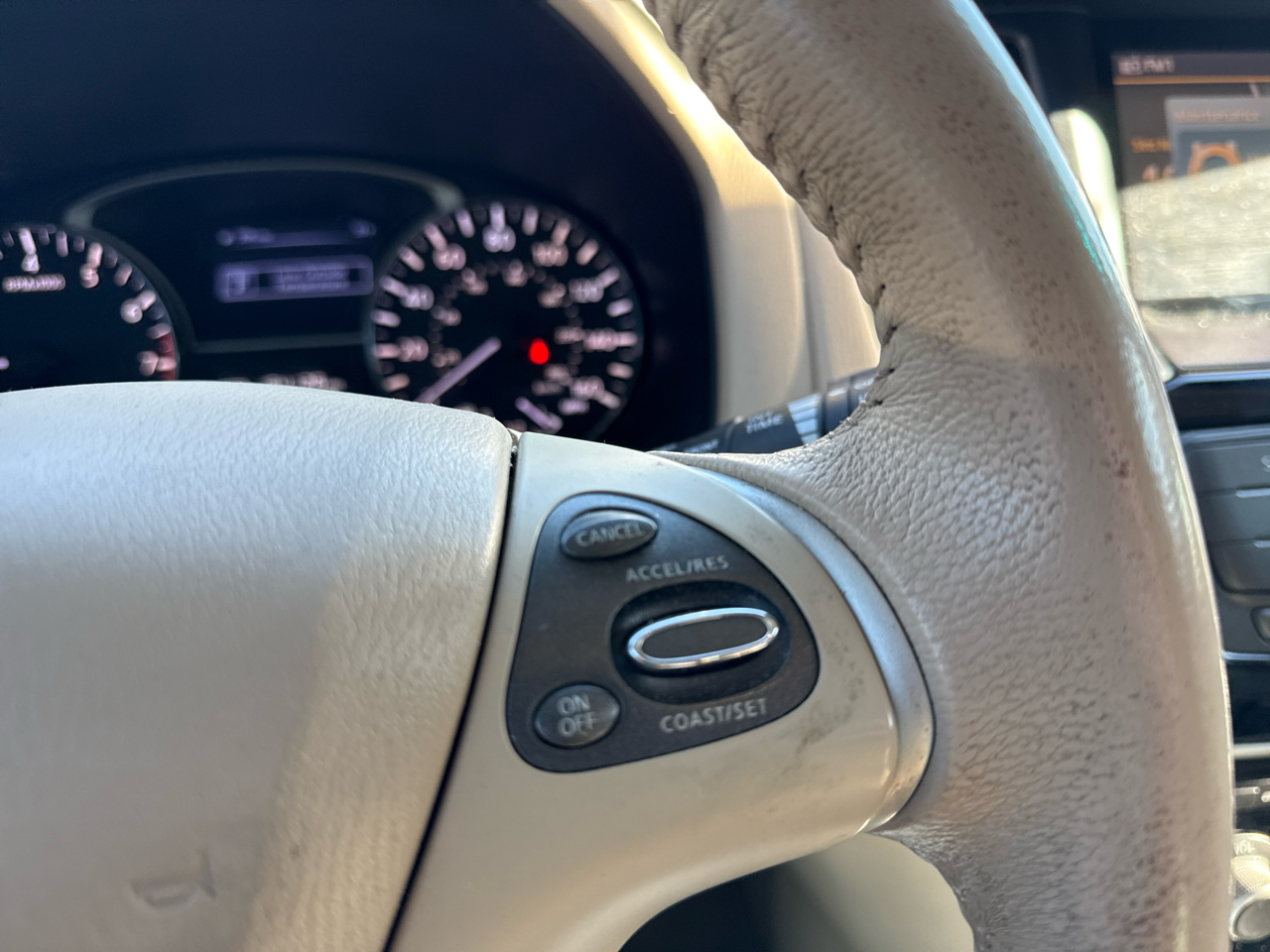 Nissan Pathfinder SL 2WD 2014