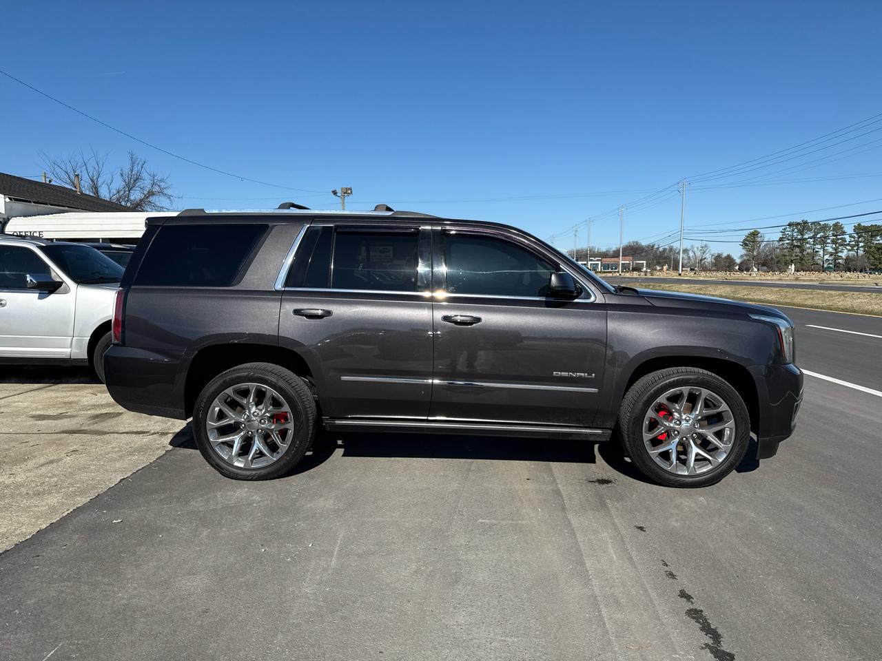 GMC Yukon Denali 4WD 2017