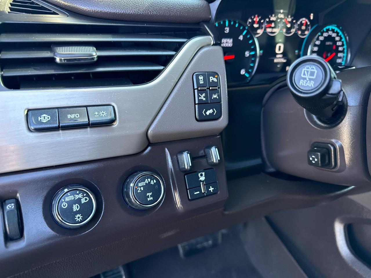 GMC Yukon Denali 4WD 2017