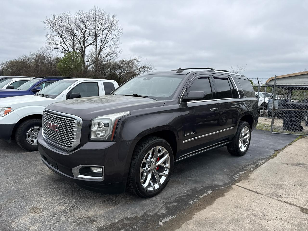 GMC Yukon Denali 4WD 2017