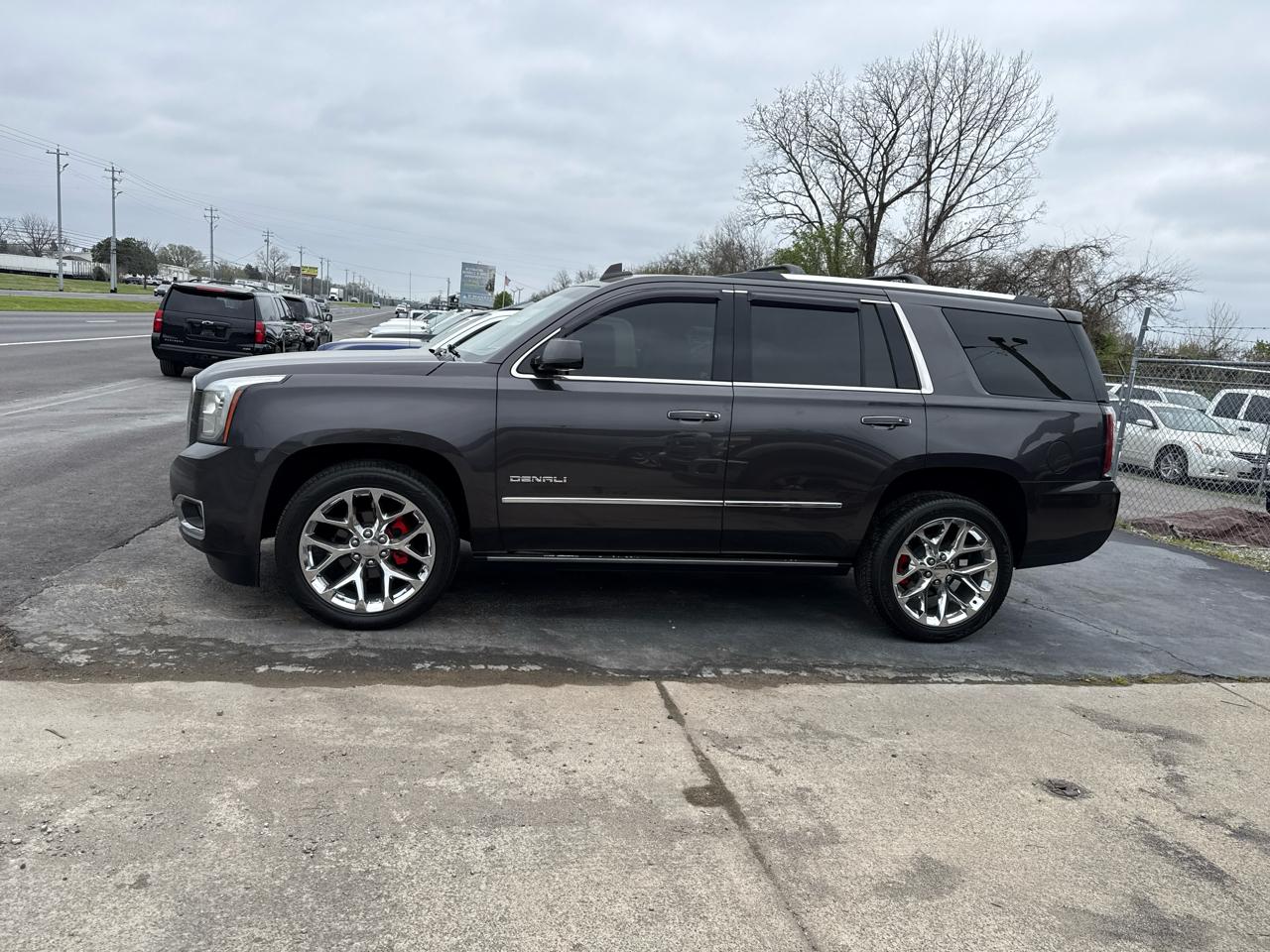 GMC Yukon Denali 4WD 2017