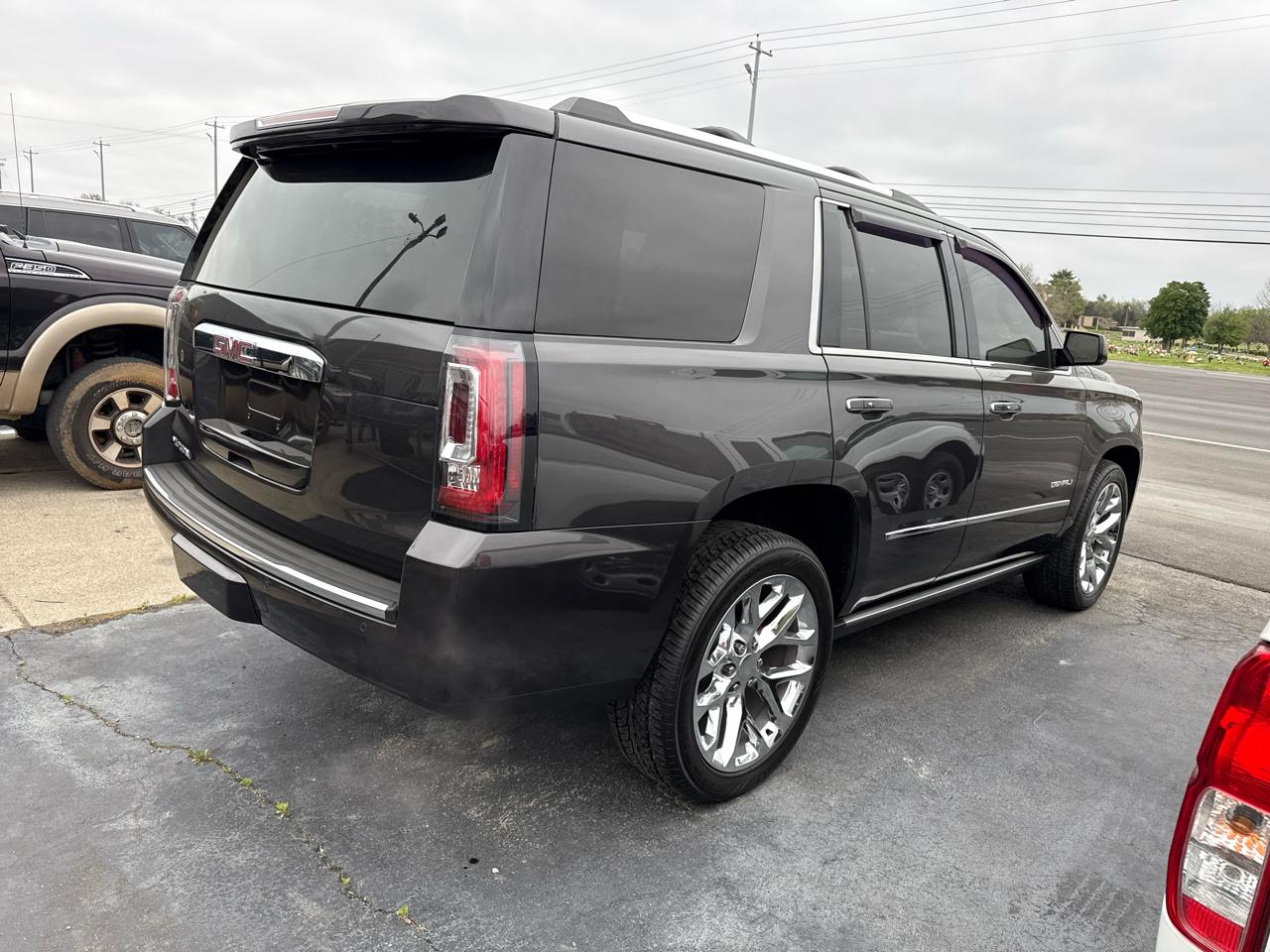 GMC Yukon Denali 4WD 2017