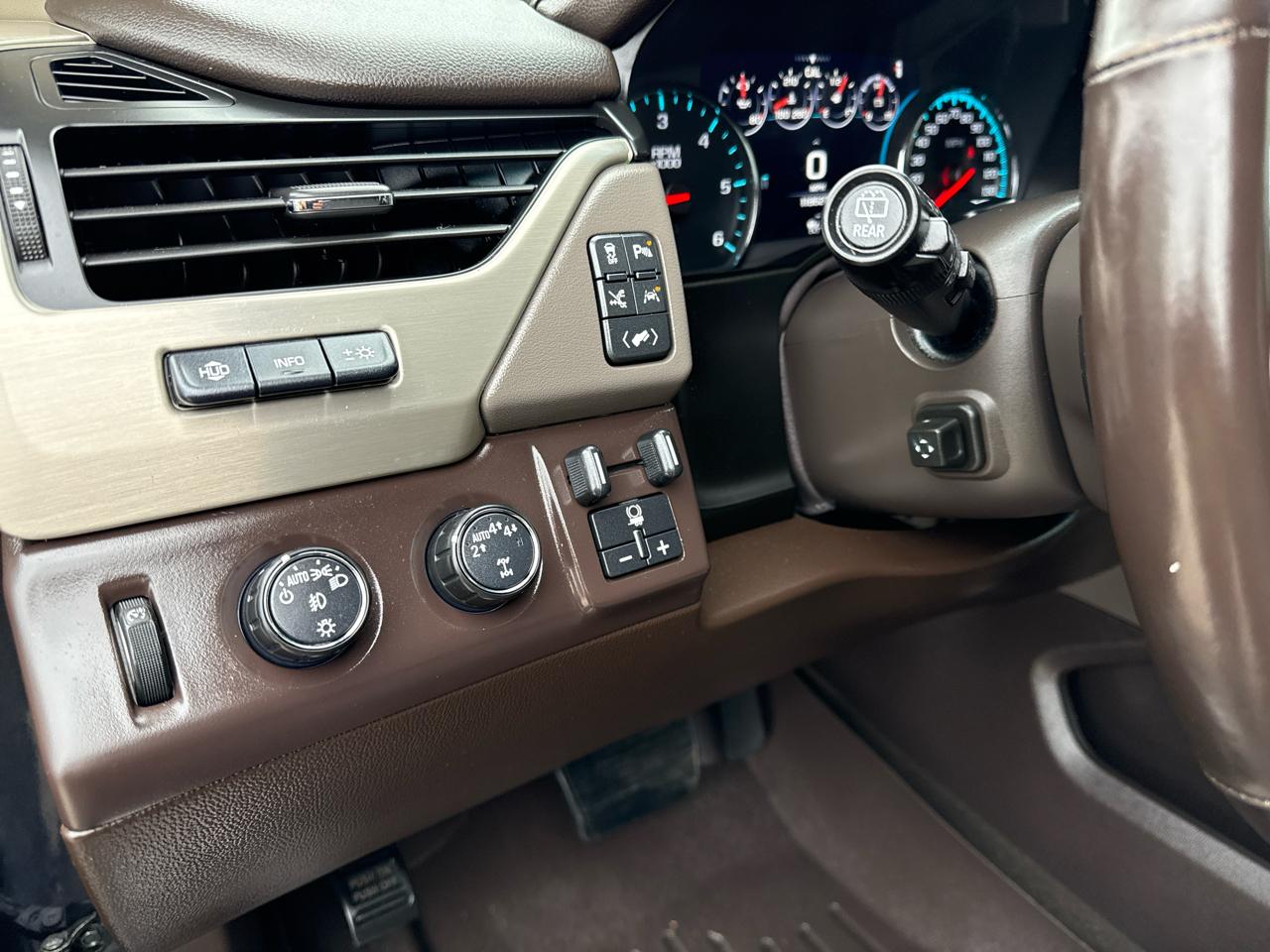 GMC Yukon Denali 4WD 2017