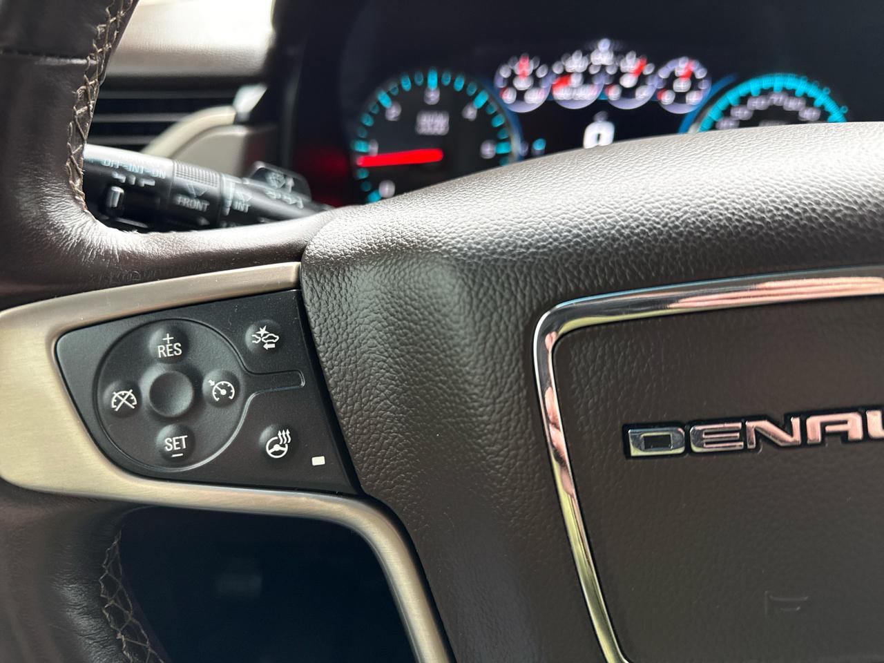 GMC Yukon Denali 4WD 2017