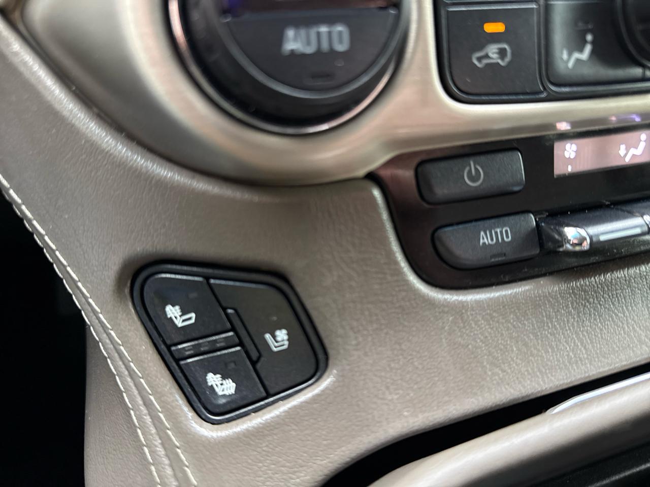 GMC Yukon Denali 4WD 2017