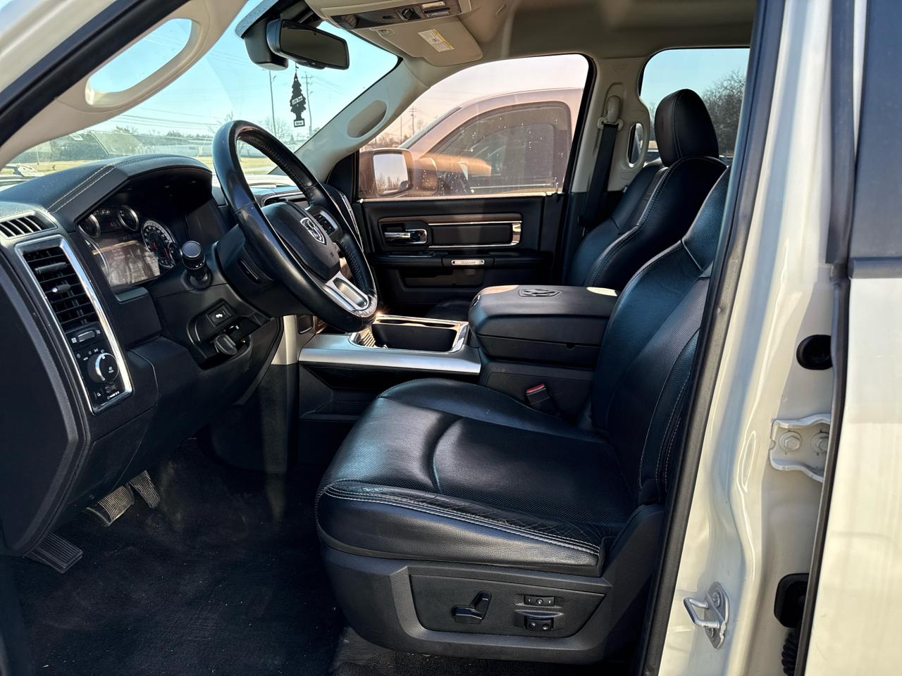 RAM 1500 Laramie Crew Cab SWB 2WD 2017