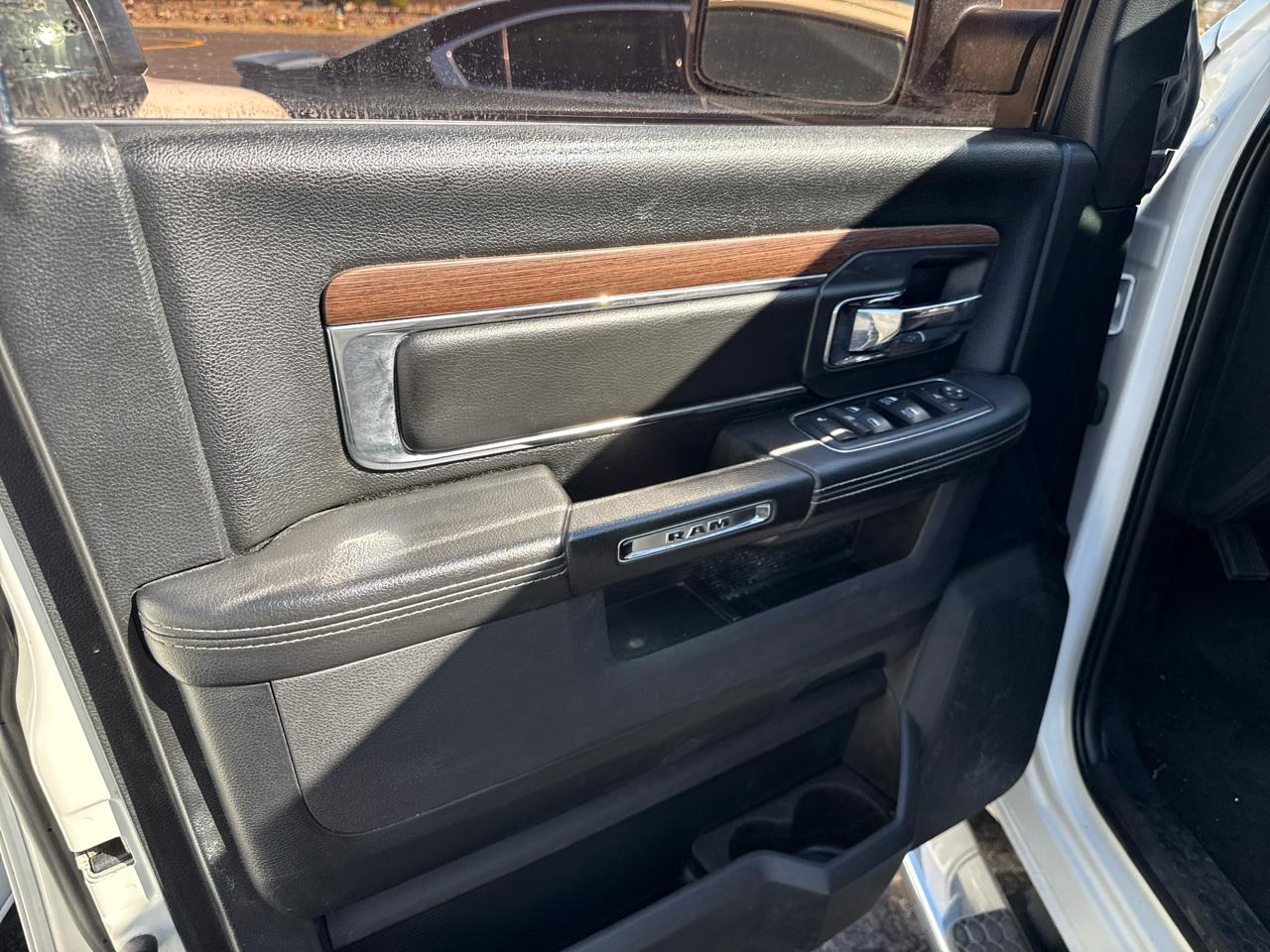 RAM 1500 Laramie Crew Cab SWB 2WD 2017