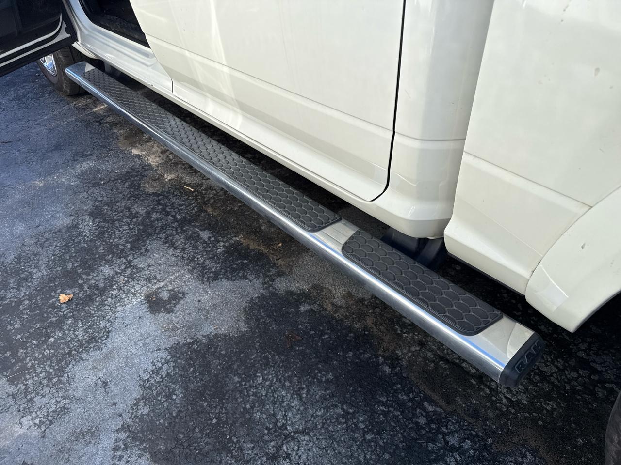 RAM 1500 Laramie Crew Cab SWB 2WD 2017