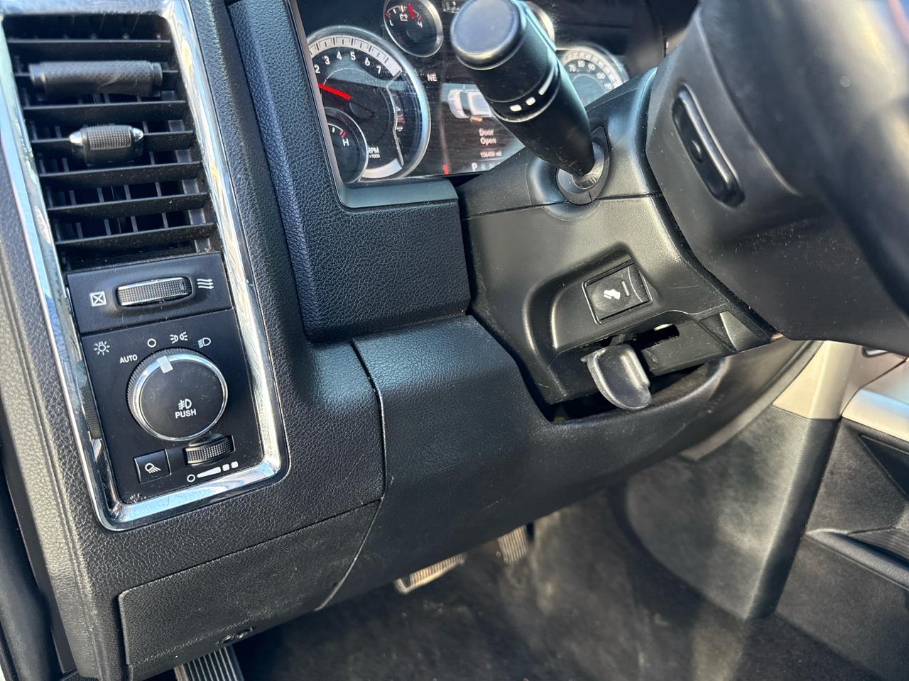 RAM 1500 Laramie Crew Cab SWB 2WD 2017