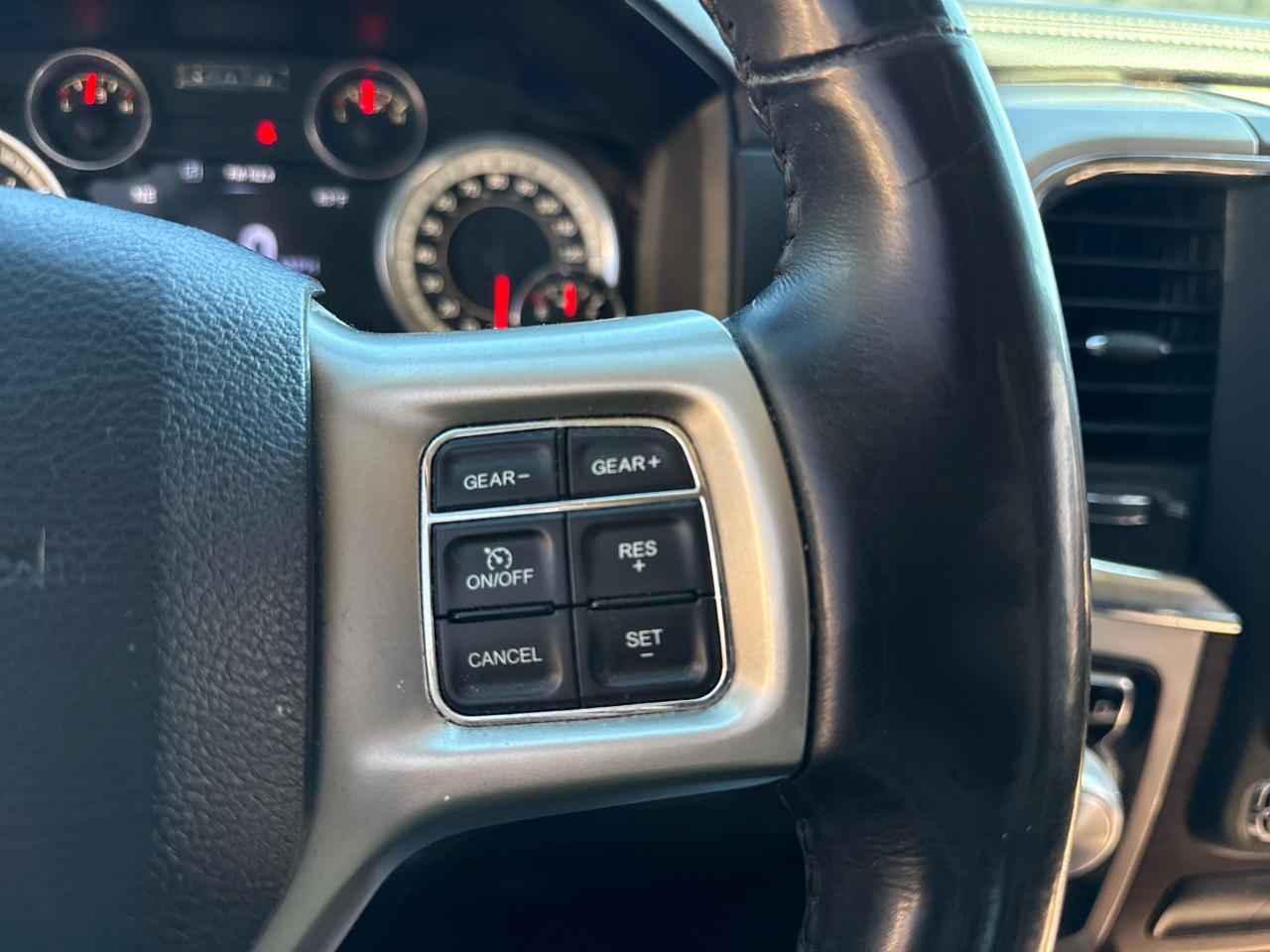 RAM 1500 Laramie Crew Cab SWB 2WD 2017