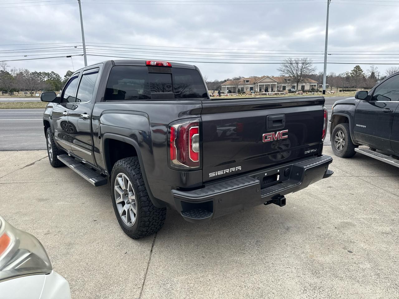 GMC Sierra 1500 Denali Crew Cab Long Box 4WD 2016