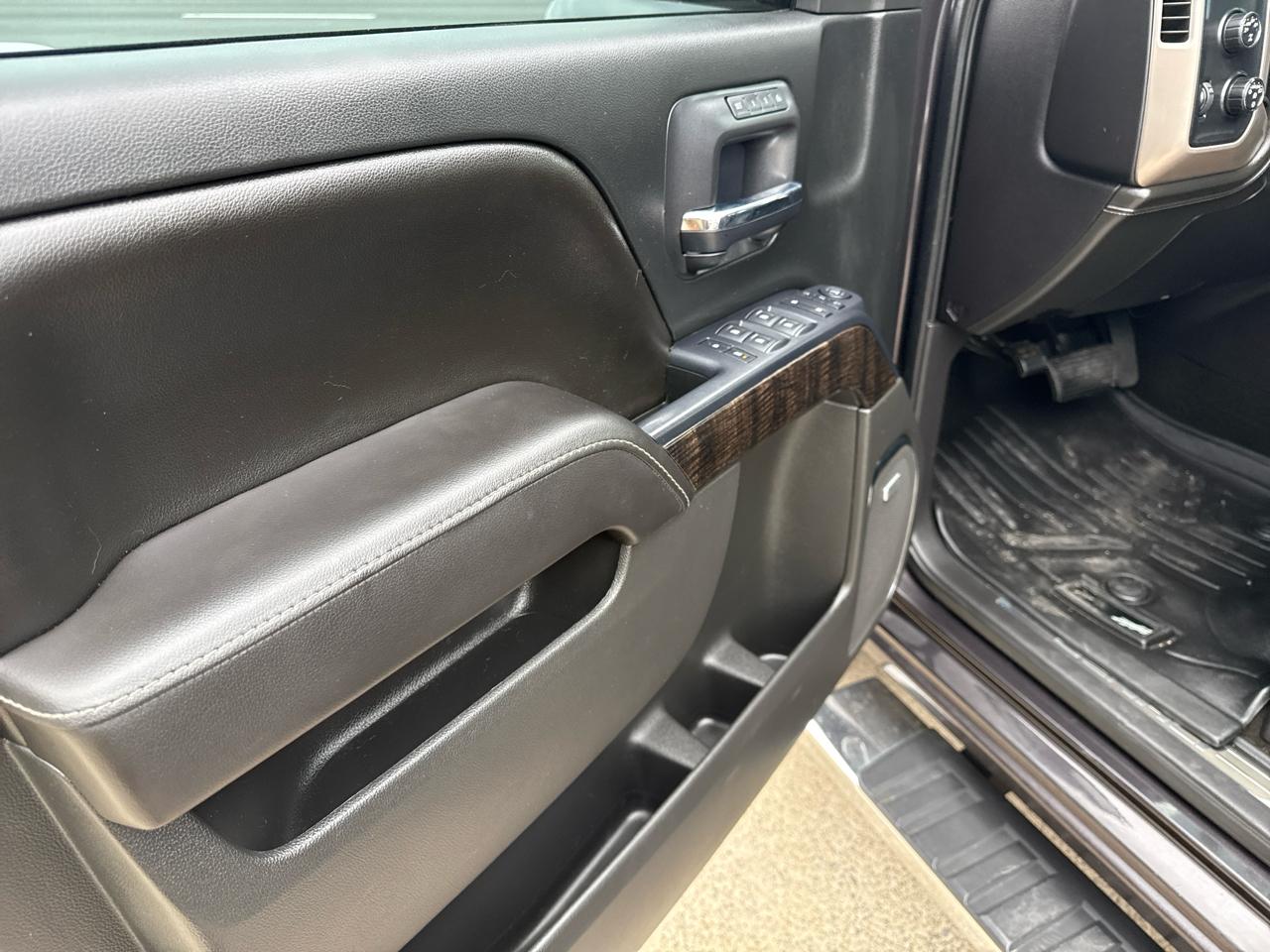 GMC Sierra 1500 Denali Crew Cab Long Box 4WD 2016