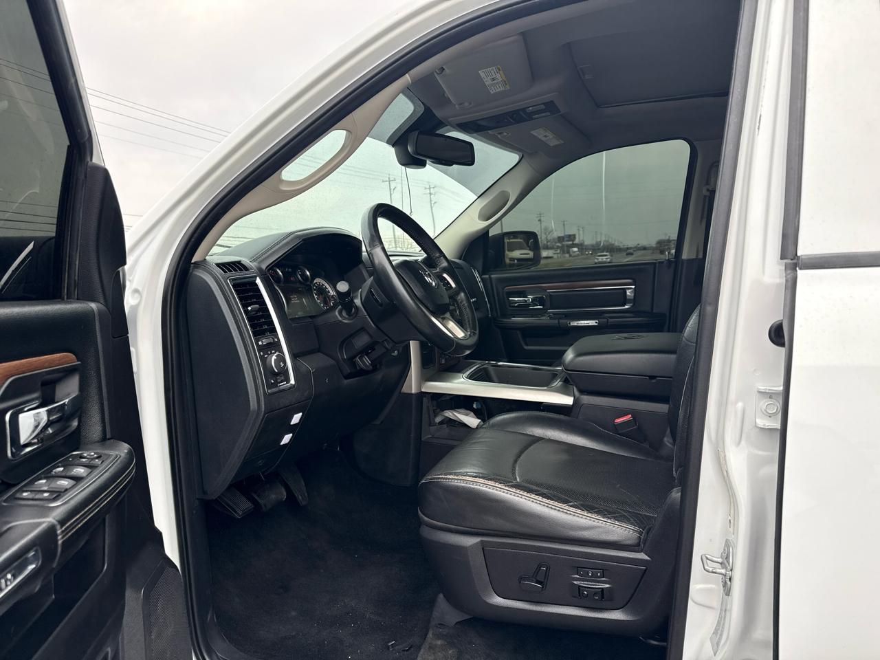 RAM 2500 Laramie Crew Cab SWB 4WD 2016