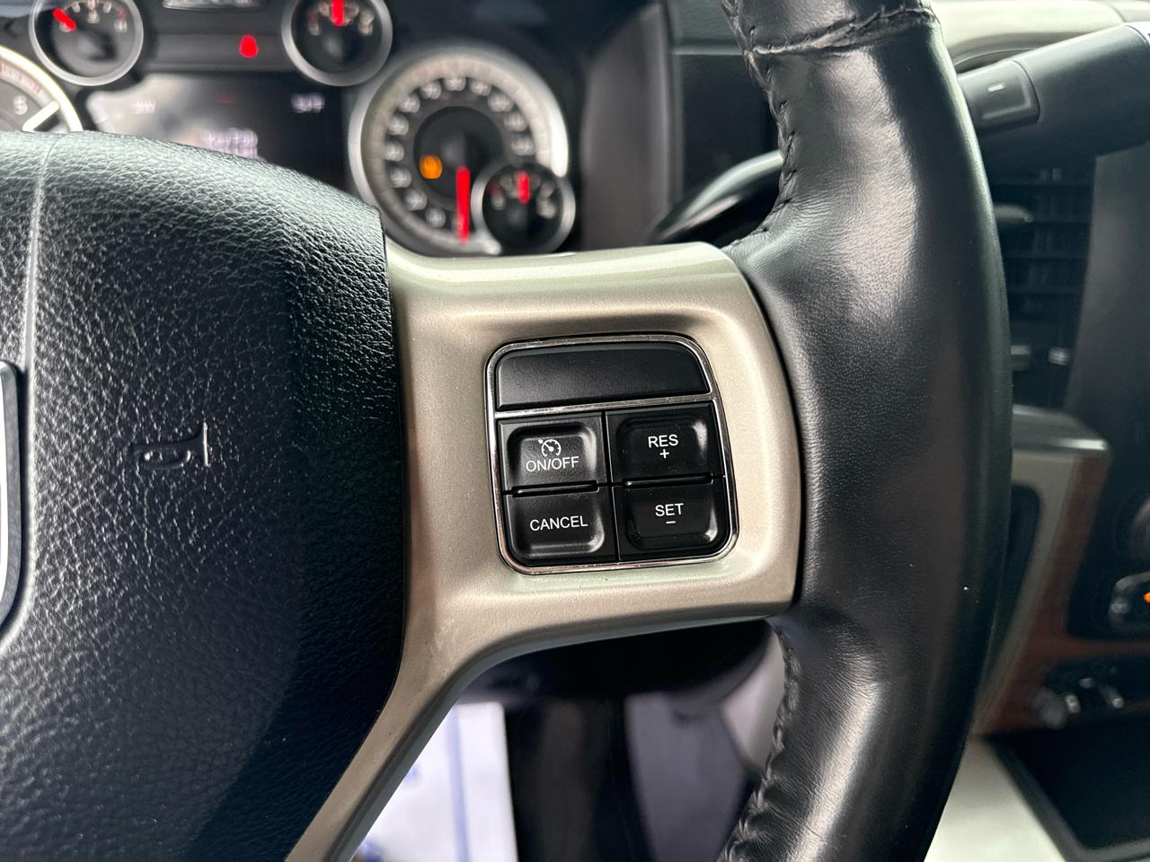 RAM 2500 Laramie Crew Cab SWB 4WD 2016