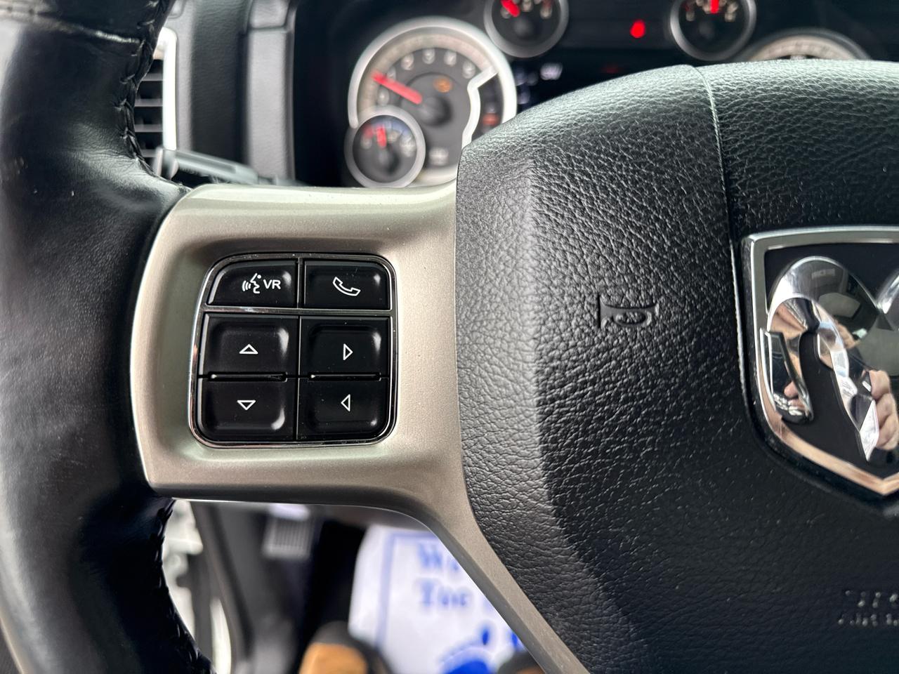 RAM 2500 Laramie Crew Cab SWB 4WD 2016