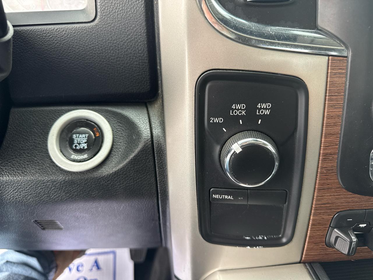 RAM 2500 Laramie Crew Cab SWB 4WD 2016