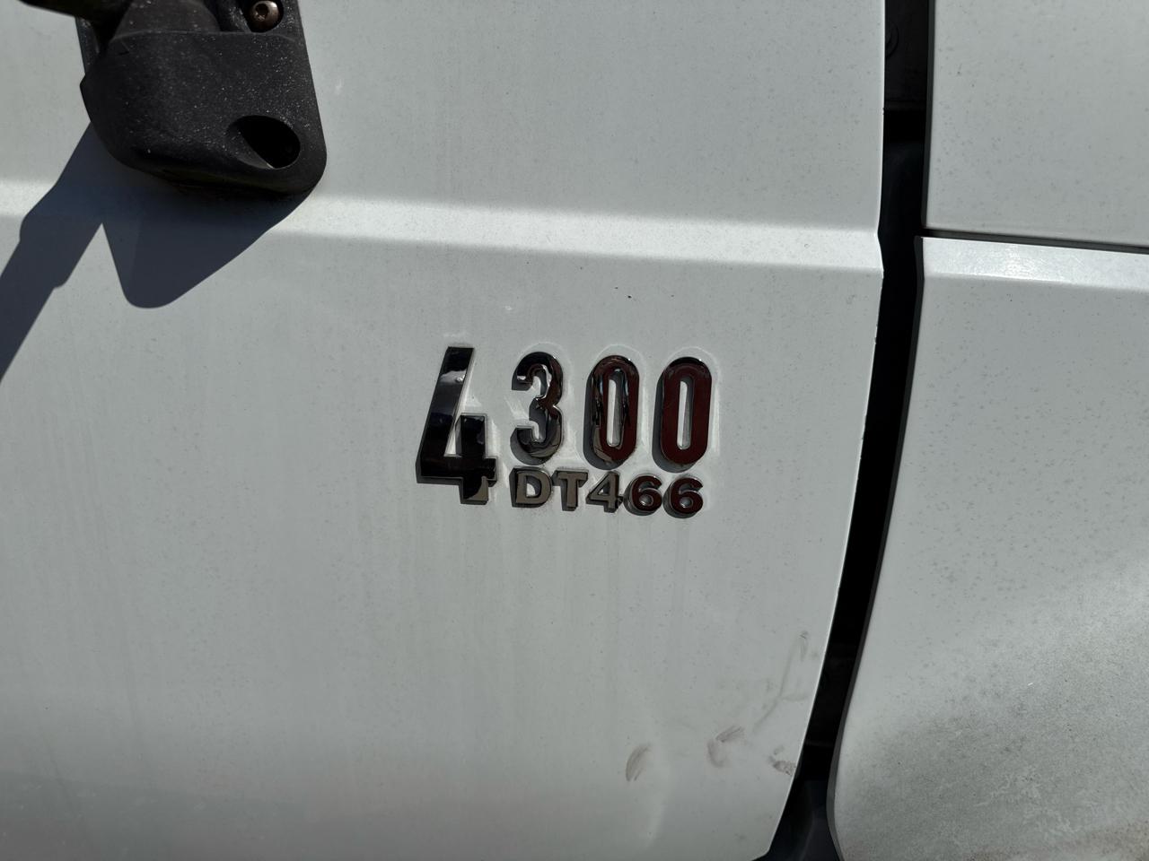 International 4300  2003