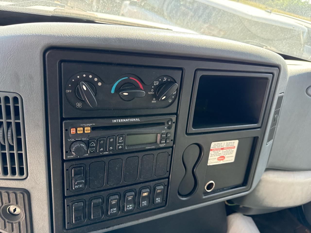 International 4300  2003