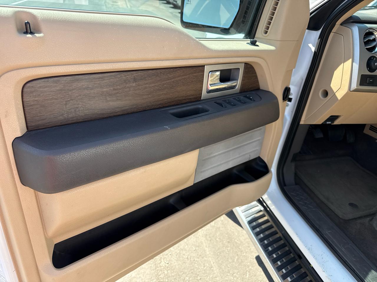 Ford F-150 2WD Supercab 133" Lariat 2013