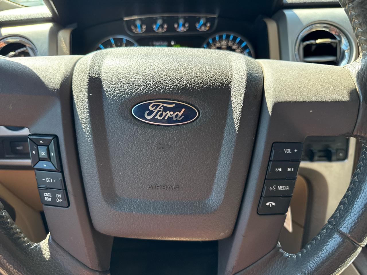 Ford F-150 2WD Supercab 133" Lariat 2013