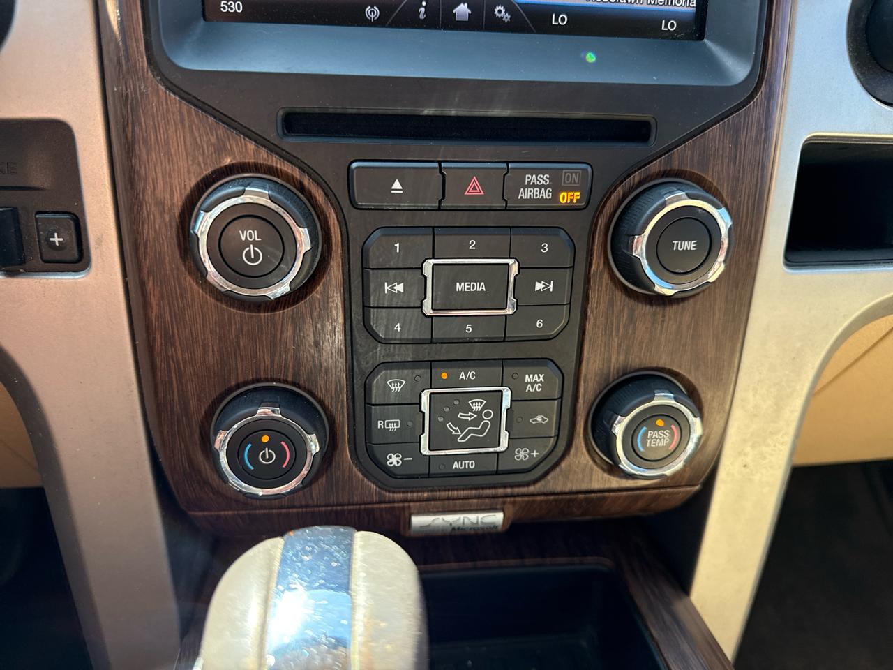 Ford F-150 2WD Supercab 133" Lariat 2013