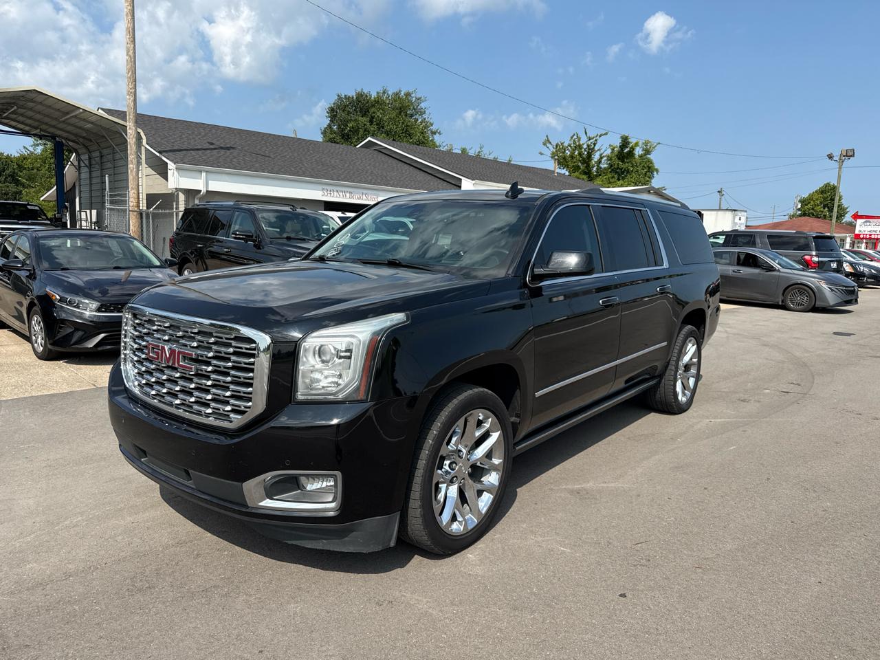 GMC Yukon XL Denali 4WD 2019