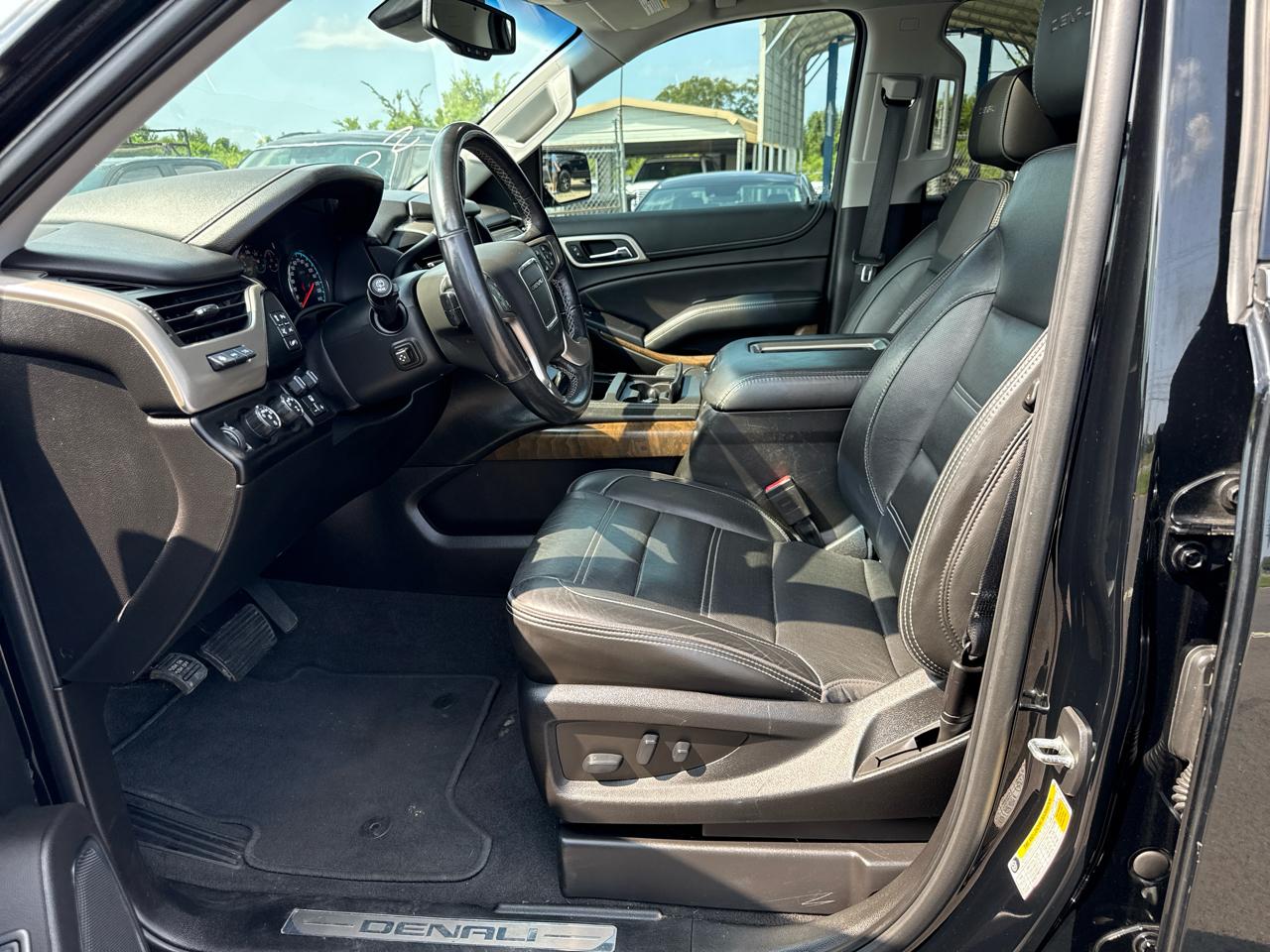 GMC Yukon XL Denali 4WD 2019