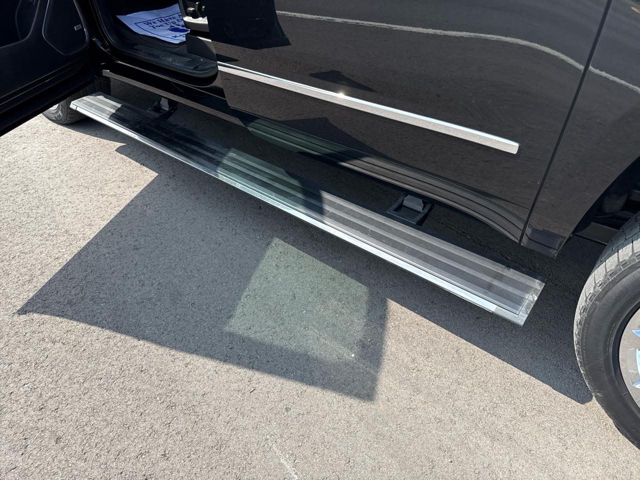 GMC Yukon XL Denali 4WD 2019