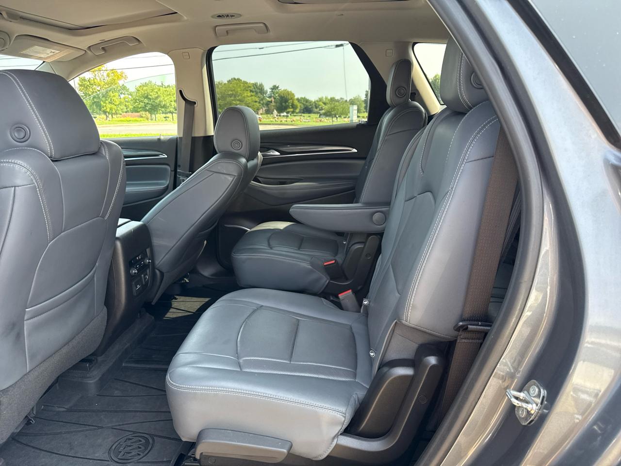 Buick Enclave Essence FWD 2018