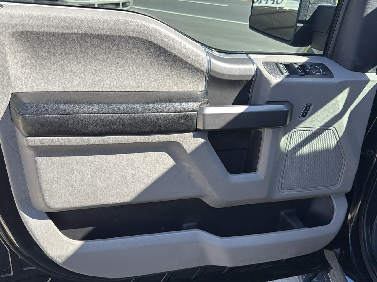 Ford F-150 4WD SuperCab 133" XLT 2019