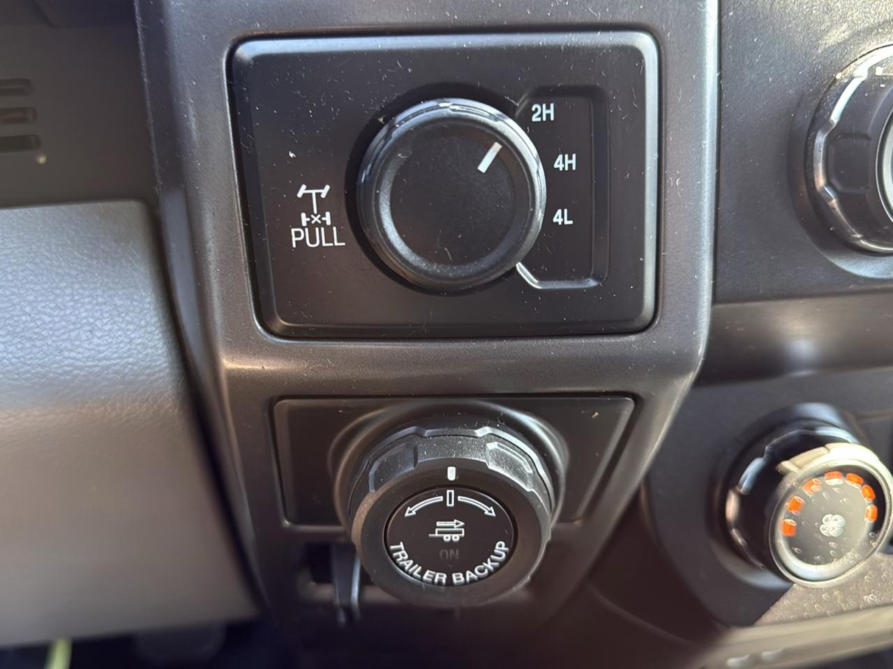 Ford F-150 4WD SuperCab 133" XLT 2019