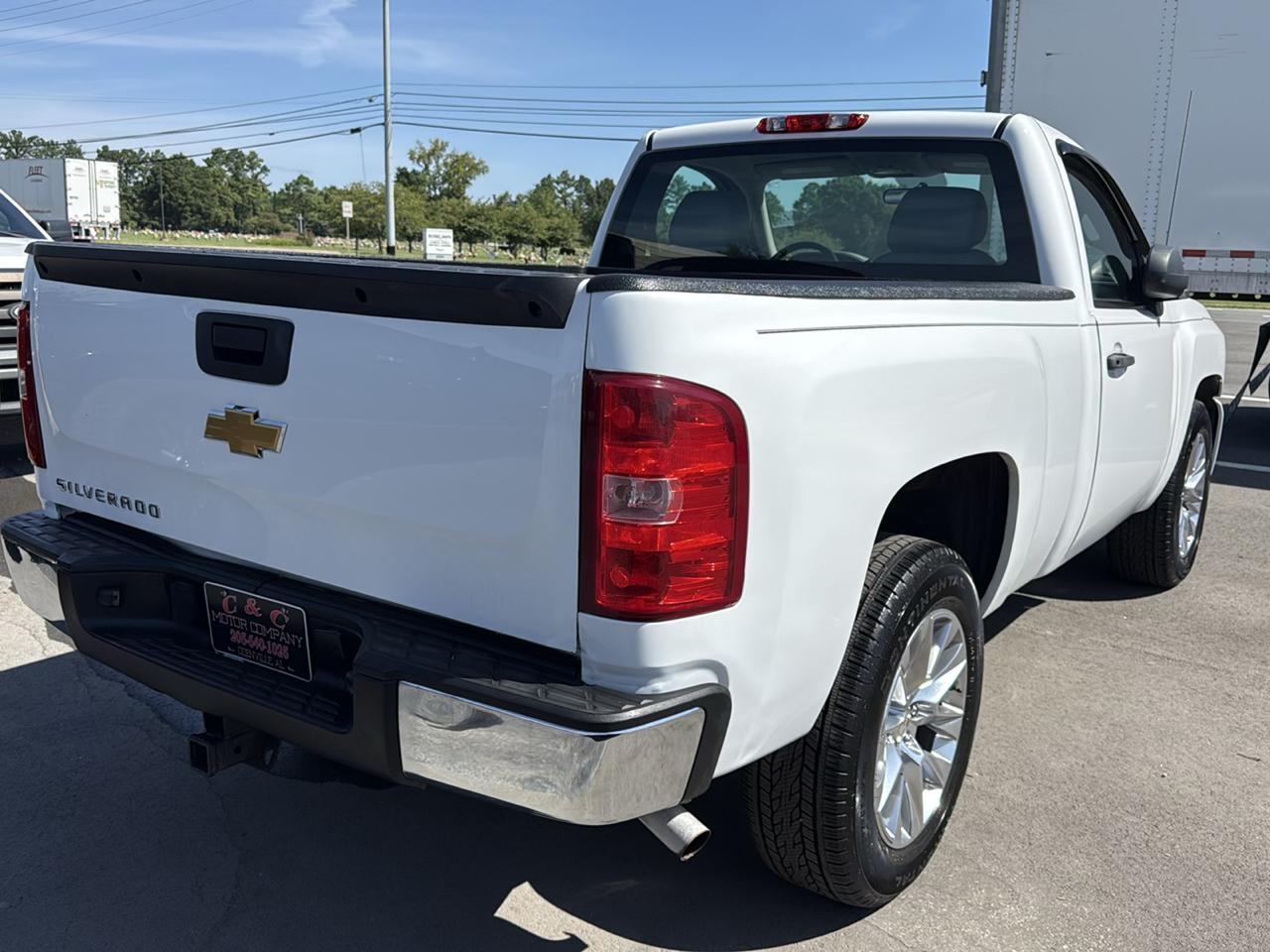 Chevrolet Silverado 1500 2WD Reg Cab 126" Work Truck 2012