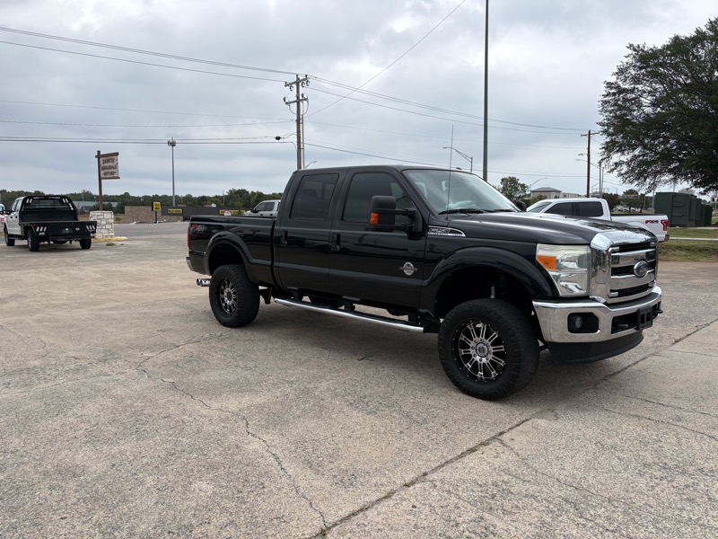 Ford F-250 SD Lariat Crew Cab 4WD 2015 Ford F-250 SD Lariat Crew Cab 4WD 2015