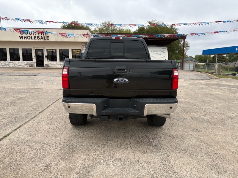 Ford F-250 SD Lariat Crew Cab 4WD 2015 Ford F-250 SD Lariat Crew Cab 4WD 2015