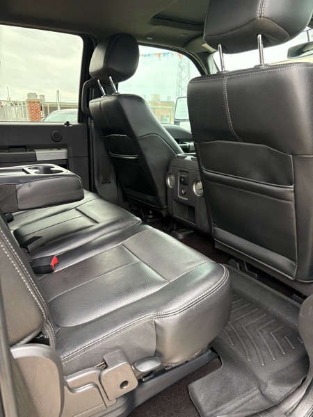 Ford F-250 SD Lariat Crew Cab 4WD 2015 Ford F-250 SD Lariat Crew Cab 4WD 2015