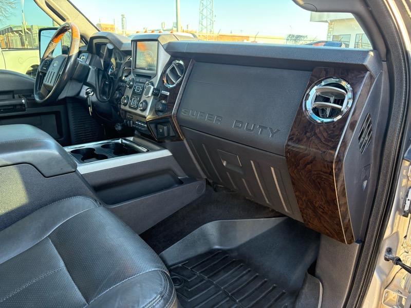 Ford F-250 SD Platinum Crew Cab 4WD 2016