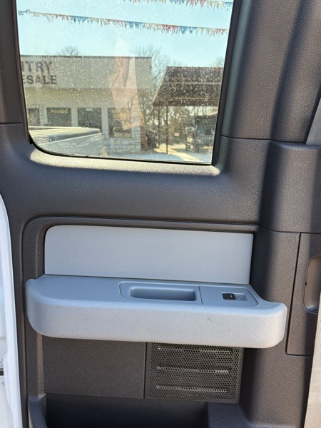 Ford F-150 4WD SuperCab 133" XLT 2012