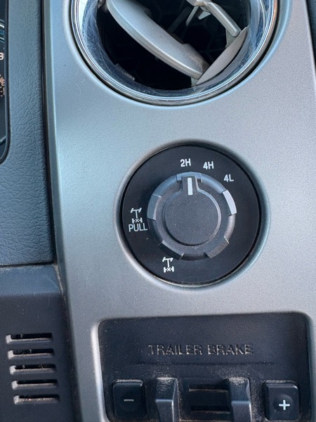 Ford F-150 4WD SuperCab 133" XLT 2012