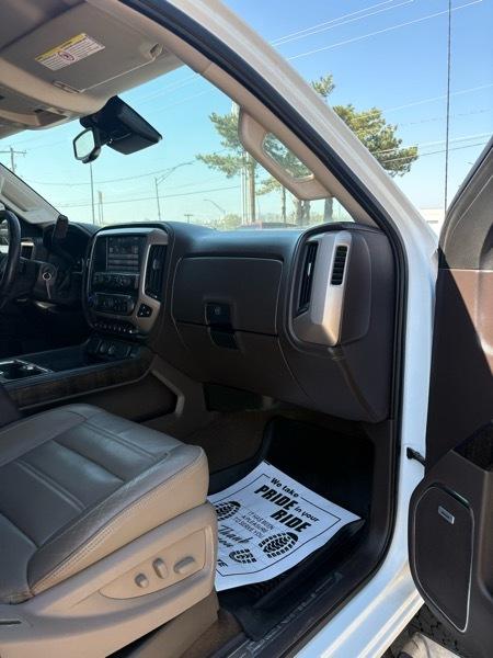 GMC Sierra 2500HD Denali Crew Cab 4WD 2015