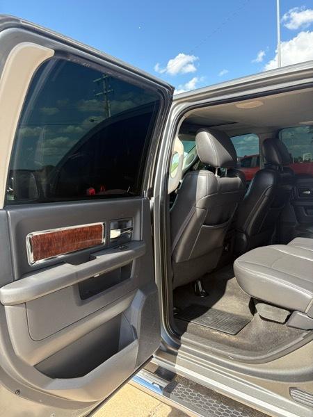 RAM 2500 Laramie Crew Cab SWB 4WD 2012