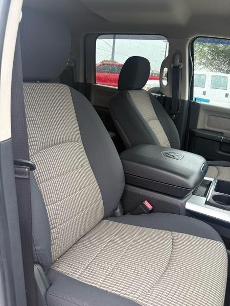 RAM 2500 SLT Mega Cab 4WD 2012
