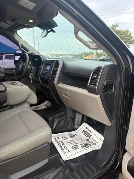 Ford F-350 SD XL Crew Cab Long Bed DRW 4WD 2022