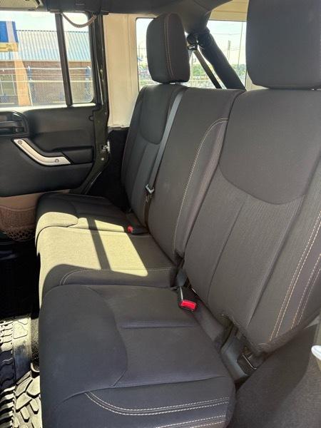 Jeep Wrangler Unlimited Sahara 4WD 2015